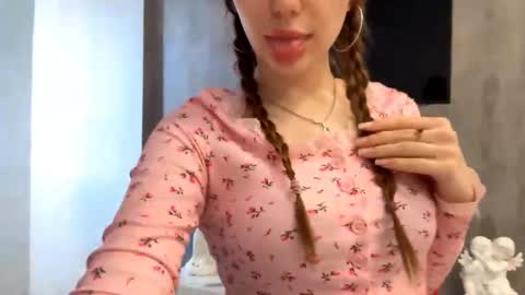 Snapshot of alizavigneau chatting on March 15, 2026, 8:09 am Alice online show from March 15, 2026, 8:09 am