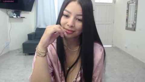 Snapshot of alizee_rae chatting on November 7, 2025, 3:01 pm alizee_rae online show from November 7, 2025, 3:01 pm