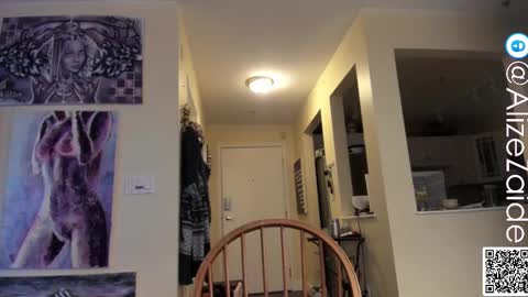 Alize Zaide online show from October 9, 2025, 9:02 pm