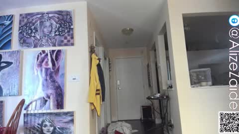 Alize Zaide online show from October 15, 2025, 8:09 pm