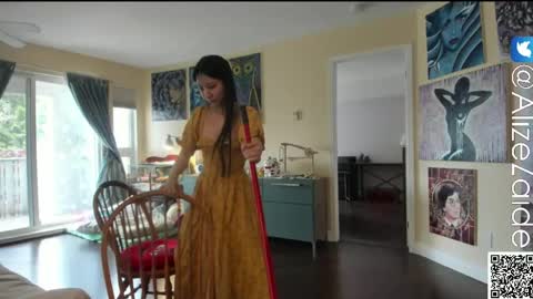 Alize Zaide online show from April 21, 2026, 6:34 pm