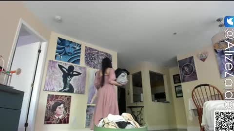 Alize Zaide online show from May 10, 2026, 7:52 pm