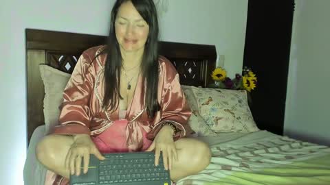 Andrea..... online show from February 7, 2025, 12:42 am