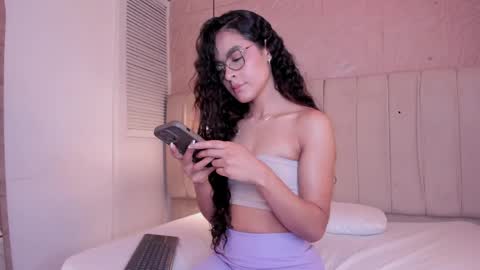 alizza_ online show from June 5, 2026, 11:49 am