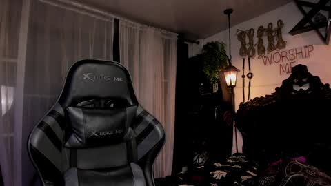   online show from December 3, 2024, 1:30 am