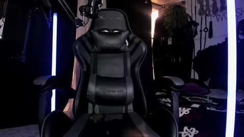   online show from December 15, 2024, 4:04 pm