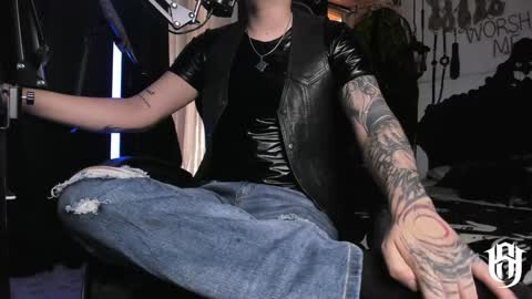   online show from January 1, 2025, 4:39 pm