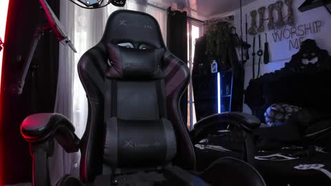   online show from January 21, 2025, 6:23 pm