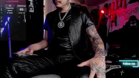   online show from November 1, 2025, 6:21 pm