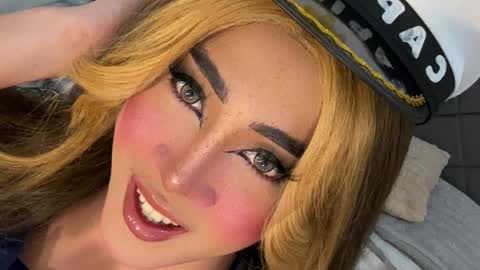 Snapshot of allareillusionxxx chatting on October 5, 2025, 10:51 pm Miss Gia online show from October 5, 2025, 10:51 pm