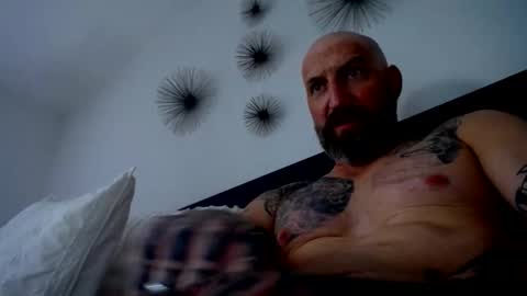 allaroundamazing13 online show from December 22, 2025, 11:57 pm