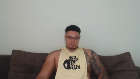 allen_ferrer10 online show from February 13, 2026, 8:49 pm