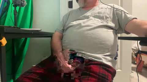 Allergictolove online show from January 24, 2025, 1:45 am