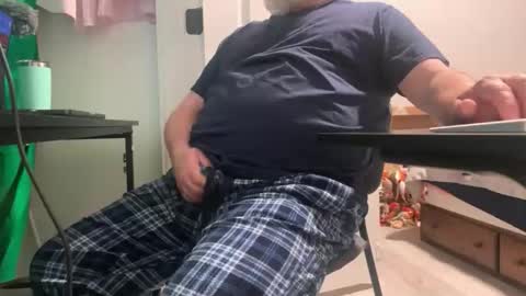 Allergictolove online show from November 22, 2025, 4:06 pm