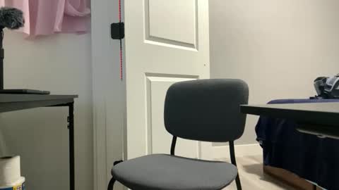 Allergictolove online show from April 3, 2026, 4:49 pm