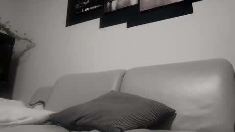 alles594462 online show from March 4, 2025, 4:27 am