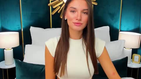 Lexi online show from September 23, 2025, 5:54 am