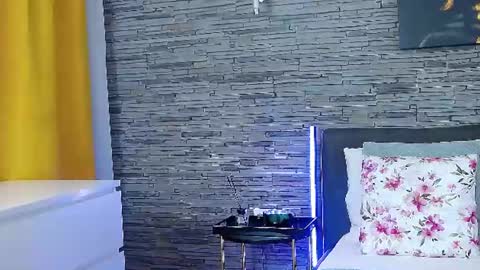 Snapshot of alliana_joy chatting on August 4, 2026, 4:48 am Alliana online show from August 4, 2026, 4:48 am