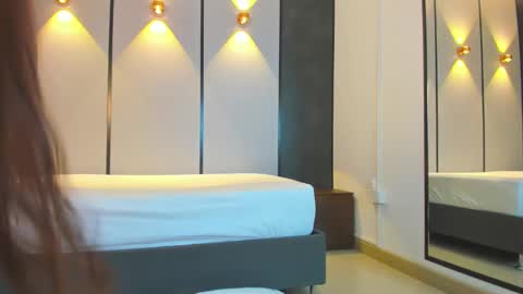 A L L I E online show from September 13, 2025, 2:11 am