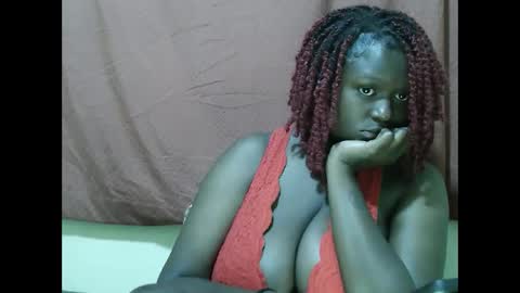 Snapshot of allie_quin chatting on September 28, 2025, 10:48 pm Allie online show from September 28, 2025, 10:48 pm