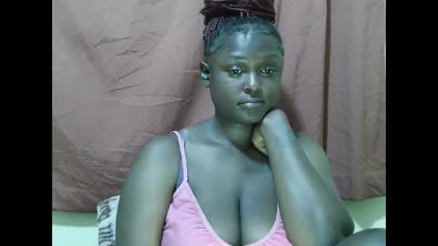 Snapshot of allie_quin chatting on October 23, 2025, 9:57 pm Allie online show from October 23, 2025, 9:57 pm