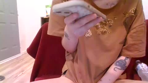alliebearx online show from February 1, 2025, 5:47 pm