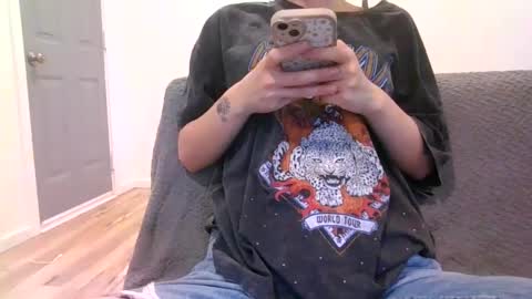 alliebearx online show from February 10, 2025, 8:42 pm