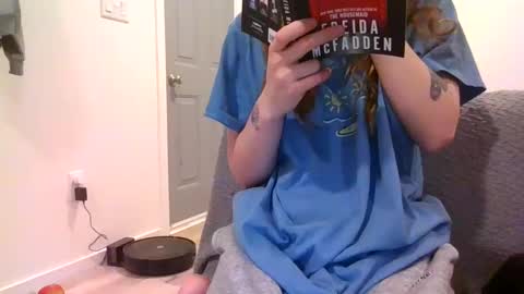 alliebearx online show from February 25, 2025, 1:52 am