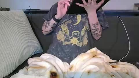 Snapshot of alliebearx chatting on April 30, 2026, 2:29 am alliebearx online show from April 30, 2026, 2:29 am