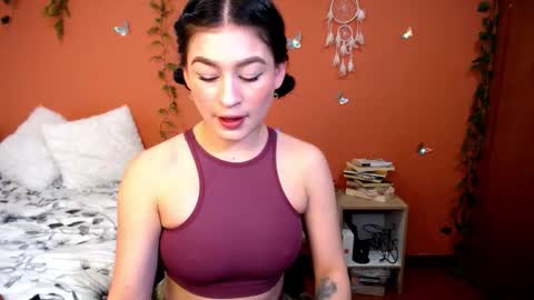 Allie  online show from November 5, 2025, 4:18 pm