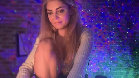 Allie online show from December 17, 2024, 2:44 pm