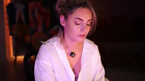 Allie online show from November 11, 2025, 6:02 am