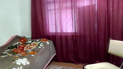 AlliRain online show from October 22, 2025, 1:33 pm