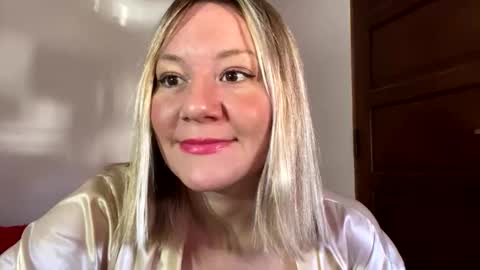 Snapshot of allisonlove2 chatting on April 29, 2026, 4:44 pm allisonlove2 online show from April 29, 2026, 4:44 pm