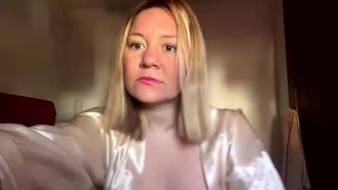Snapshot of allisonlove2 chatting on May 19, 2026, 6:03 pm allisonlove2 online show from May 19, 2026, 6:03 pm