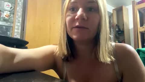 Snapshot of allisonlove2 chatting on May 21, 2026, 5:58 am allisonlove2 online show from May 21, 2026, 5:58 am