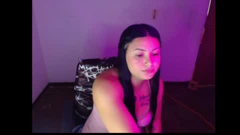 Snapshot of allisonn_smith18 chatting on May 3, 2026, 4:07 am Alisson online show from May 3, 2026, 4:07 am