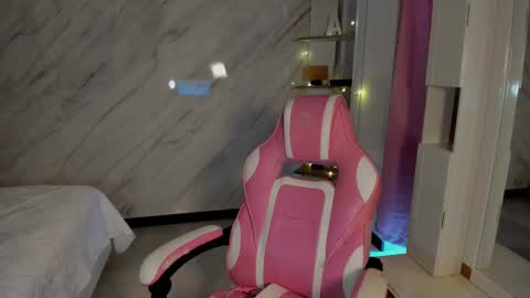 Allison Palmer online show from March 2, 2025, 2:43 pm