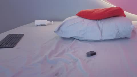 Snapshot of allisonroberts_ chatting on June 3, 2026, 2:33 pm Alli online show from June 3, 2026, 2:33 pm