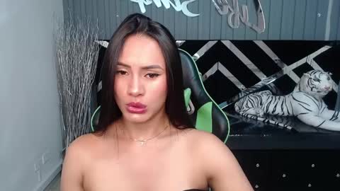 Allisson online show from February 5, 2025, 3:23 am