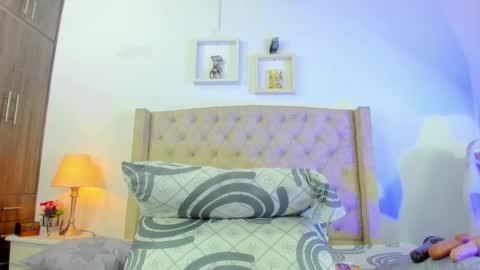 allisson online show from February 15, 2025, 12:01 pm