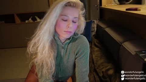 allissonhotbb online show from February 26, 2025, 5:39 pm