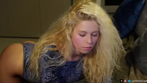 allissonhotbb online show from March 5, 2025, 7:06 pm