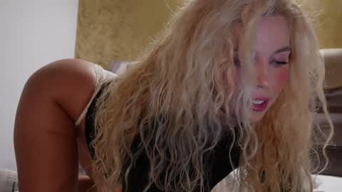 allissonhotbb online show from September 16, 2025, 6:09 pm