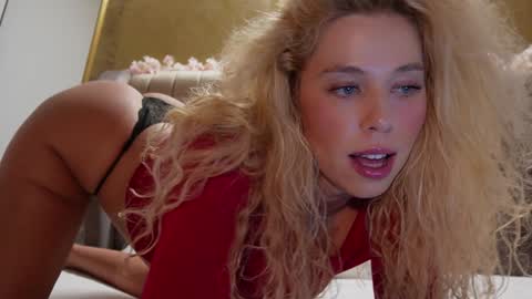 allissonhotbb online show from October 3, 2025, 6:38 pm