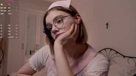 Snapshot of allotropp chatting on October 15, 2025, 6:19 pm ALOTROPP NOT BABY online show from October 15, 2025, 6:19 pm