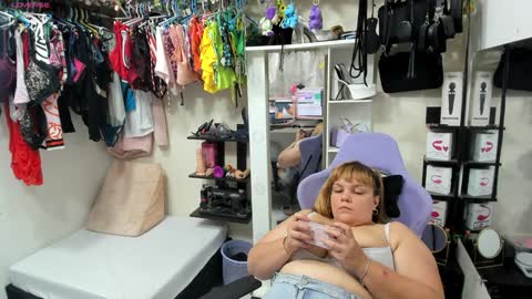 allsson_miller online show from January 28, 2025, 5:11 am