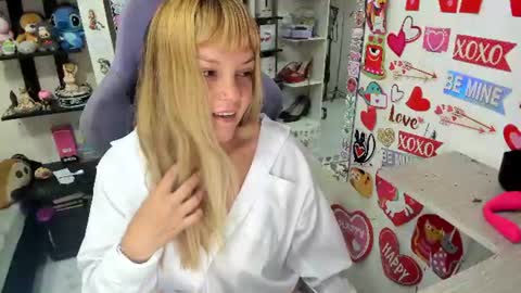 Snapshot of allsson_miller chatting on August 5, 2026, 10:29 am allsson_miller online show from August 5, 2026, 10:29 am