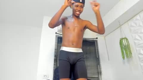 Snapshot of alluringangel01 chatting on September 11, 2025, 2:44 am alluringangel01 online show from September 11, 2025, 2:44 am