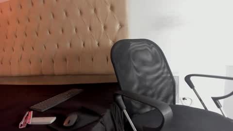 Snapshot of alluringangel01 chatting on September 15, 2025, 2:55 am alluringangel01 online show from September 15, 2025, 2:55 am